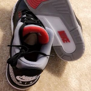 Jordan Retro 3 (2018 Black Cement) Size 10.5!